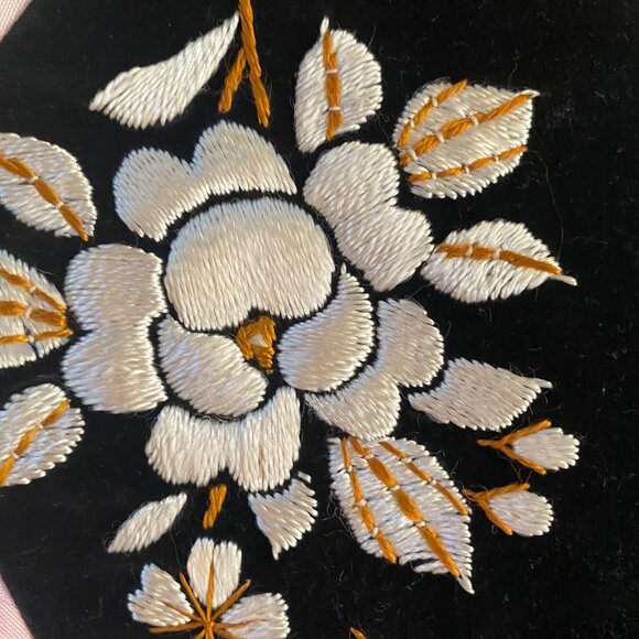 Vintage Pink Japanese Damask Embroidered Robe Velvet Floral Collar Black Cuffs - Picture 10 of 11